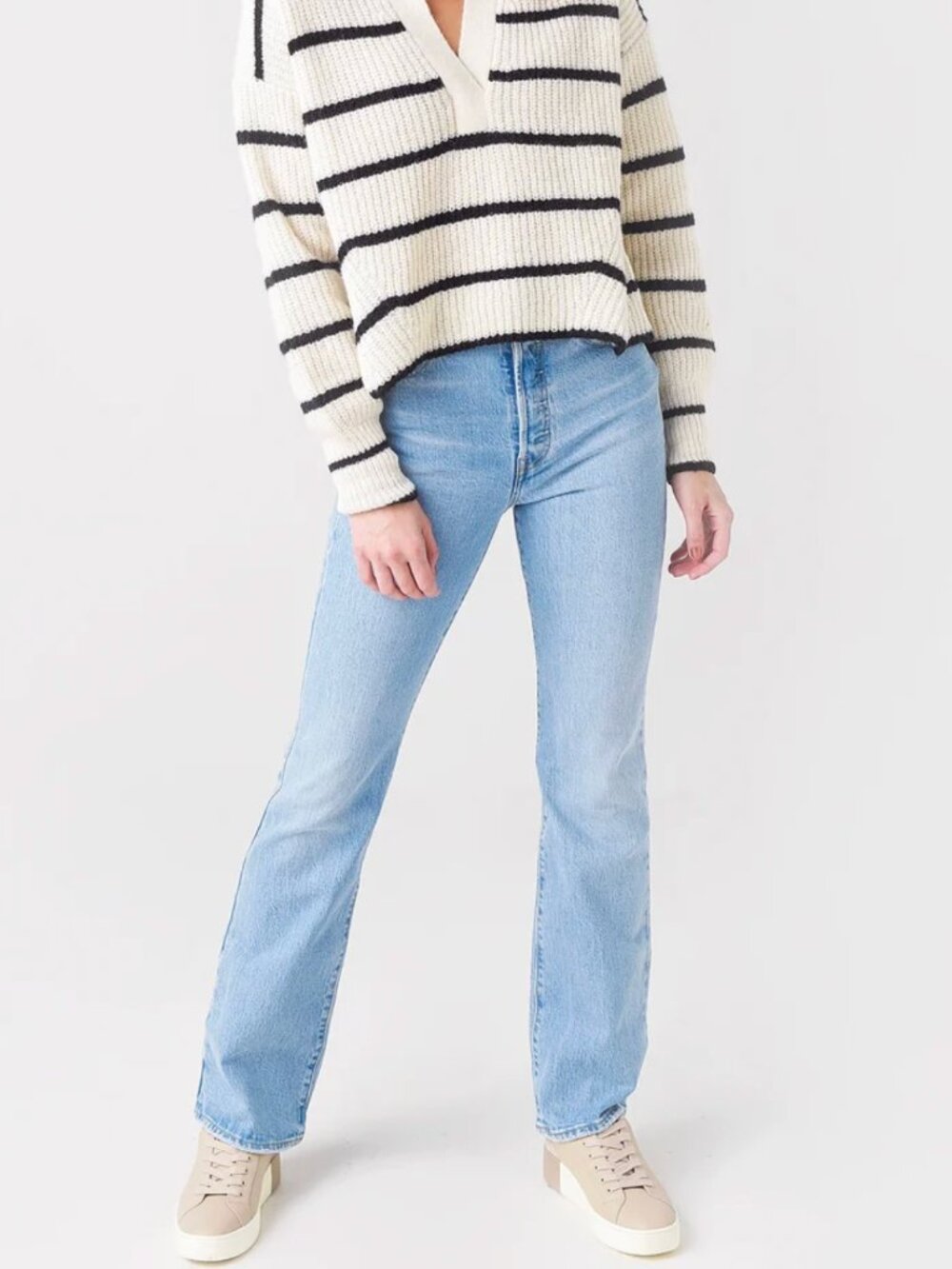 LEVI'S Premium Women's Ribcage Boot Button Fly Jeans size 26